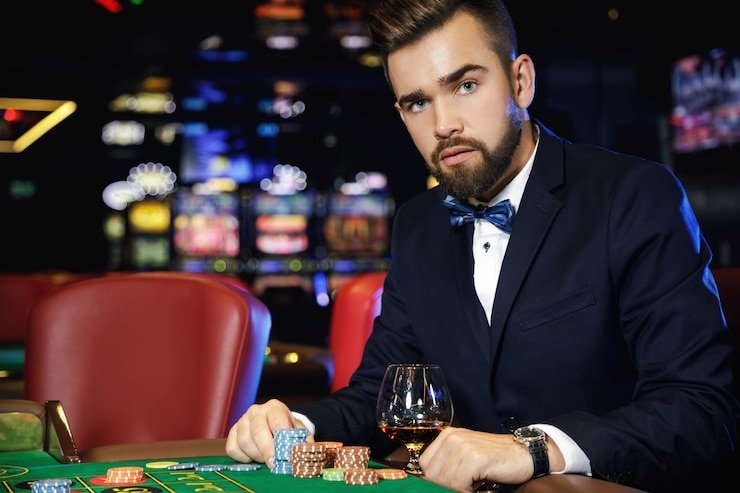 Dealer membagikan kartu dalam permainan Colok Naga opa slot